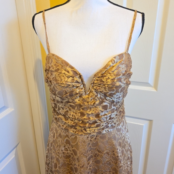 JOSEPH RIBKOFF GOLD LACE DRESS, SIZE 10 - Picture 2 of 11